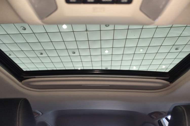 Used Toyota RAV4 2020 Dual-Engine 2.5L E-CVT Two-Wheel Drive Elite Edition Headliner