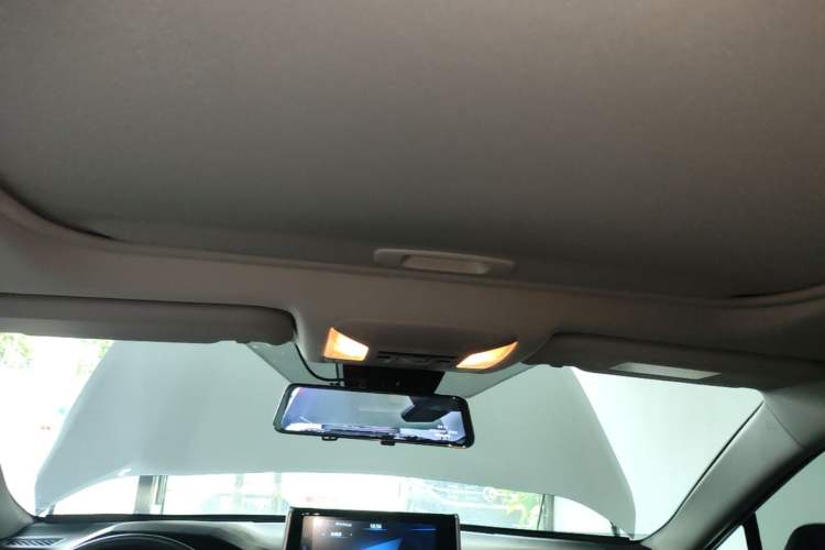 Used Toyota RAV4 2020 2.0L CVT Two-Wheel Drive Fashion Edition Headliner