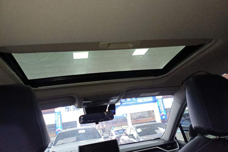 Used Toyota RAV4 2020 2.0L CVT Two-Wheel Drive Fashion PLUS Edition Headliner