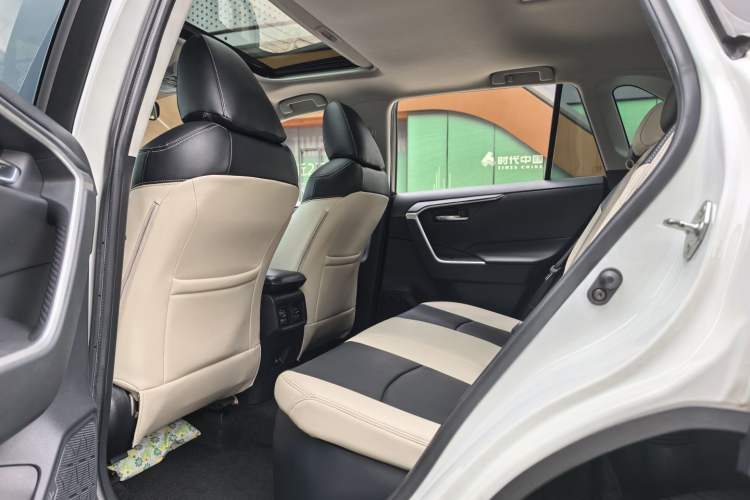 Used Toyota RAV4 2020 Dual-Engine 2.5L E-CVT Four-Wheel Drive Elite Edition Interior 1