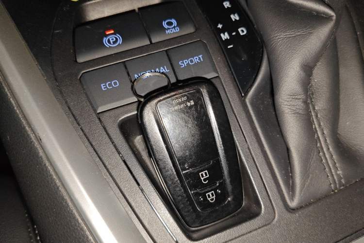 Used Toyota RAV4 2020 2.0L CVT Two-Wheel Drive Fashion PLUS Edition Interior 1