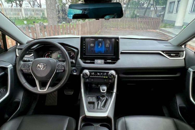 Used Toyota RAV4 2020 2.0L CVT Two-Wheel Drive Fashion PLUS Edition Interior 1