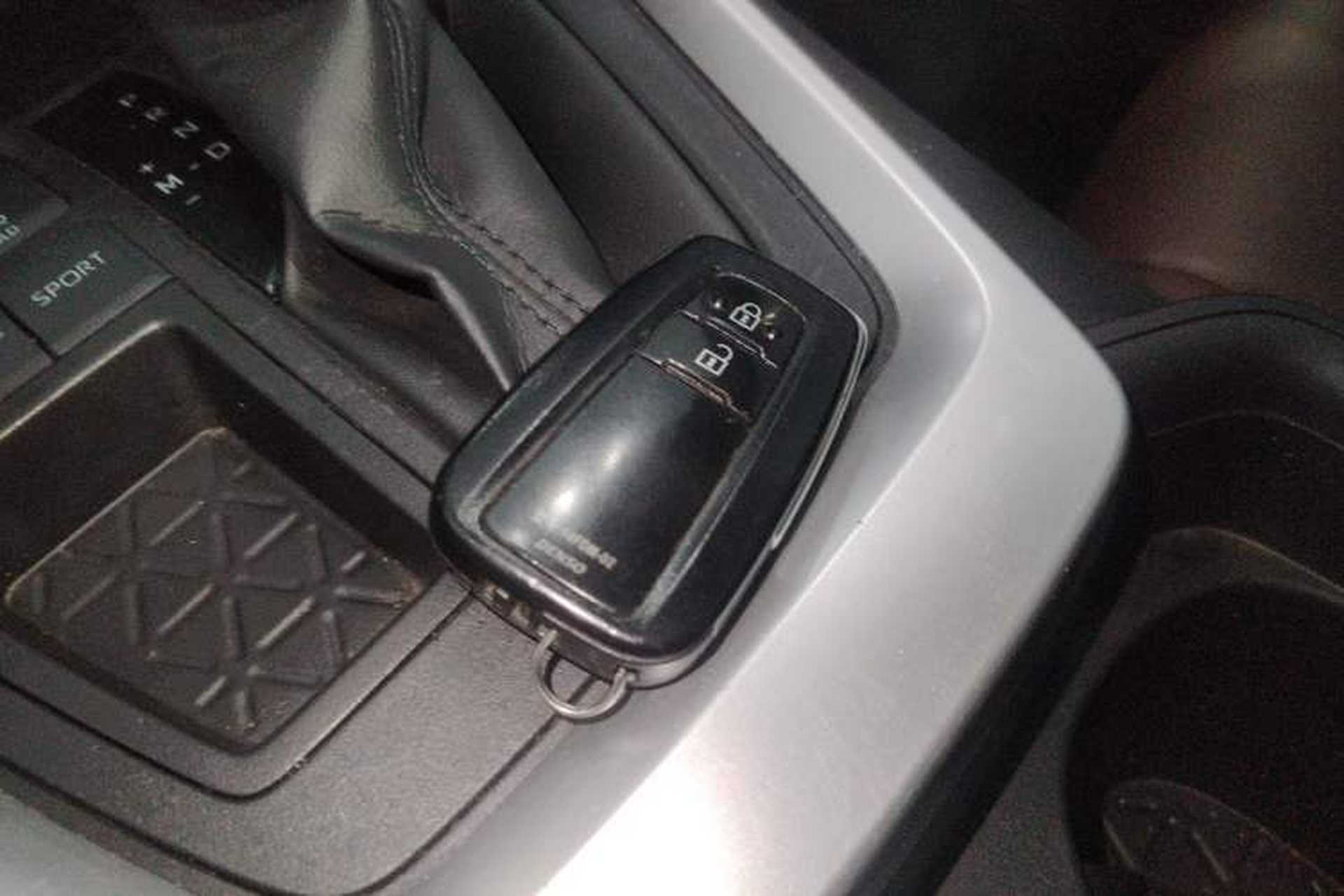 Used Toyota RAV4 2020 2.0L CVT Two-Wheel Drive Fashion Edition Interior 1