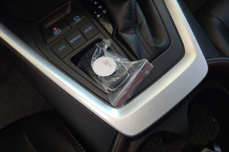 Used Toyota RAV4 2020 2.0L CVT Two-Wheel Drive Fashion PLUS Edition Interior 1