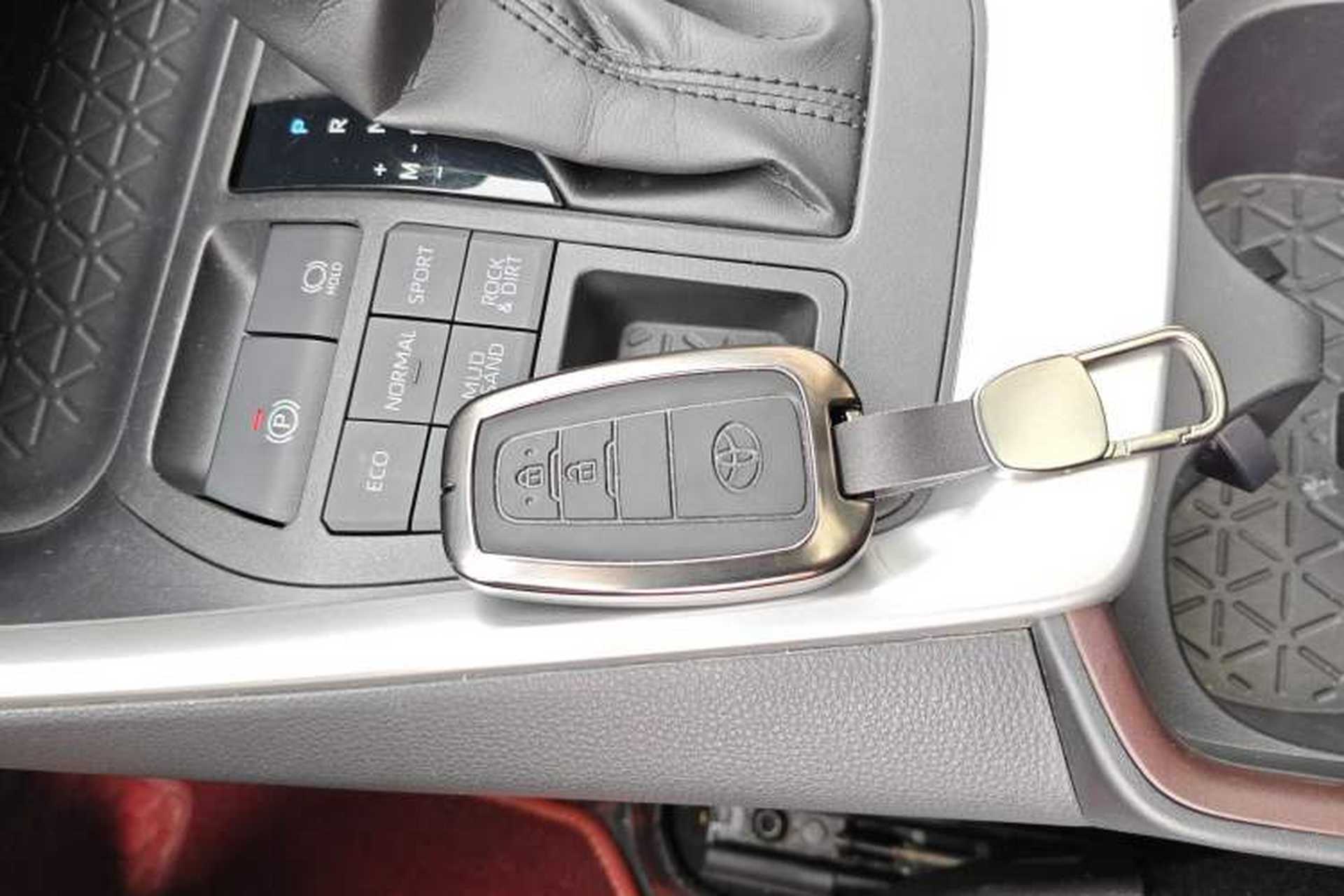 Used Toyota RAV4 2020 2.0L CVT 4x4 Style PLUS Edition Interior 1