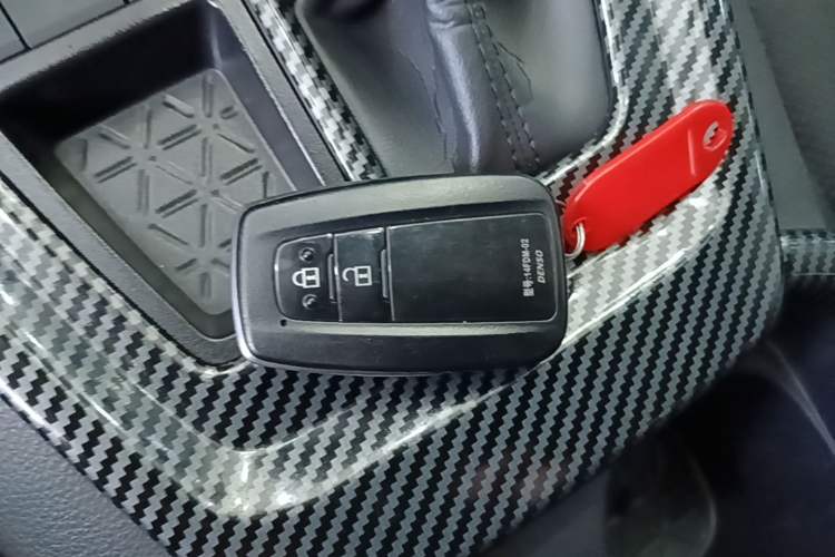 Used Toyota RAV4 2020 2.0L CVT Two-Wheel Drive Fashion Edition Interior 1