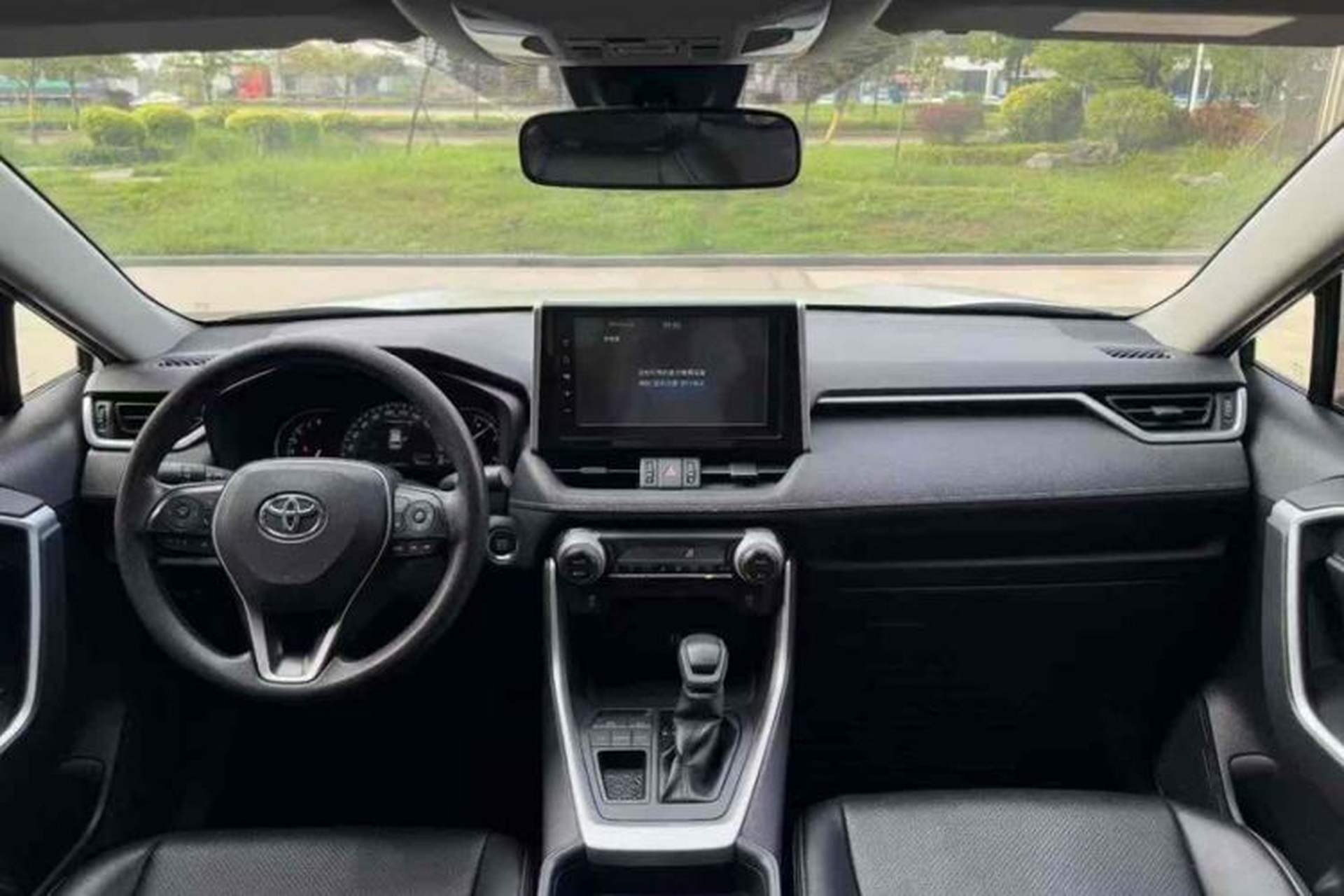 Used Toyota RAV4 2020 2.0L CVT Two-Wheel Drive Fashion Edition Interior 1