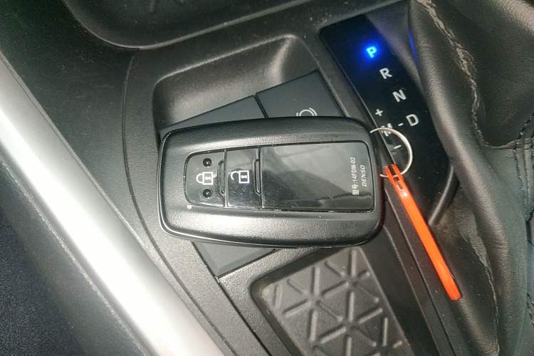 Used Toyota RAV4 2020 2.0L CVT Two-Wheel Drive Fashion PLUS Edition Interior 1