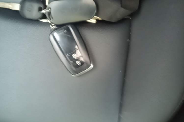 Used Toyota RAV4 2020 2.0L CVT Two-Wheel Drive Prestige Edition Interior 1