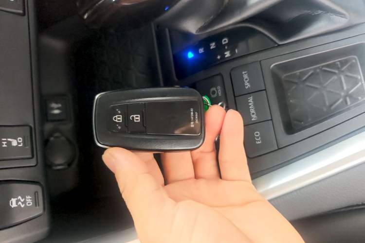 Used Toyota RAV4 2020 2.0L CVT Two-Wheel Drive Fashion PLUS Edition Interior 1