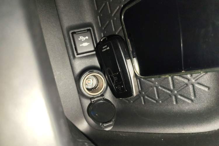 Used Toyota RAV4 2020 Dual-Engine 2.5L E-CVT Two-Wheel Drive Elite Edition Interior 1