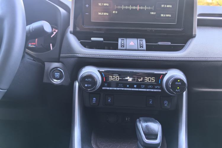 Used Toyota RAV4 2020 2.0L CVT Two-Wheel Drive Prestige Edition Interior 1