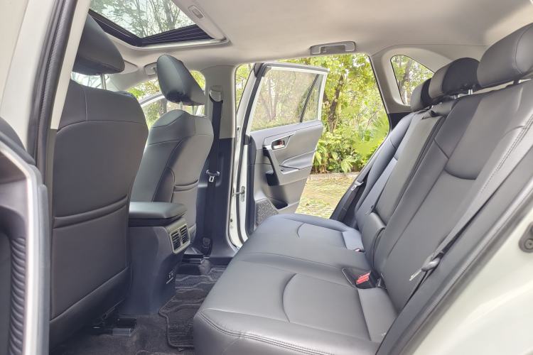 Used Toyota RAV4 2020 2.0L CVT Two-Wheel Drive Fashion Edition Interior 10