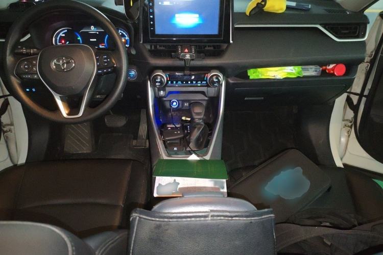 Used Toyota RAV4 2020 Dual-Engine 2.5L E-CVT Two-Wheel Drive Elite Edition Interior 2