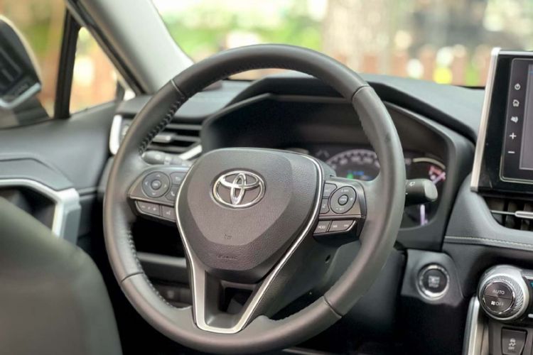 Used Toyota RAV4 2020 2.0L CVT Two-Wheel Drive Fashion PLUS Edition Interior 2