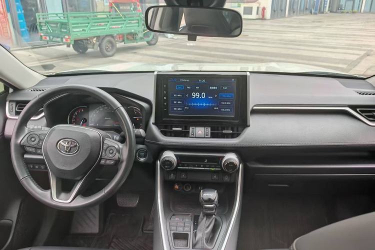 Used Toyota RAV4 2020 2.0L CVT 4x4 Style PLUS Edition Interior 2