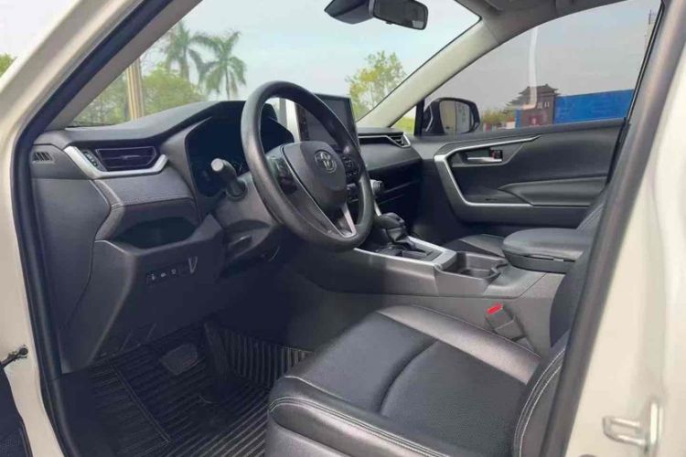 Used Toyota RAV4 2020 2.0L CVT Two-Wheel Drive Fashion Edition Interior 2