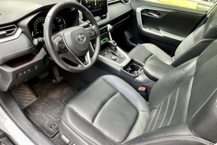 Used Toyota RAV4 2020 2.0L CVT Four-Wheel Drive Prestige Edition Interior 2