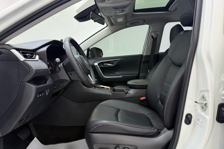 Used Toyota RAV4 2020 2.0L CVT Two-Wheel Drive Fashion PLUS Edition Interior 2