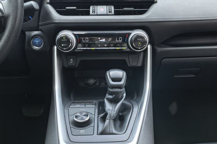 Used Toyota RAV4 2020 Dual-Engine 2.5L E-CVT Four-Wheel Drive Elite Edition Interior 3
