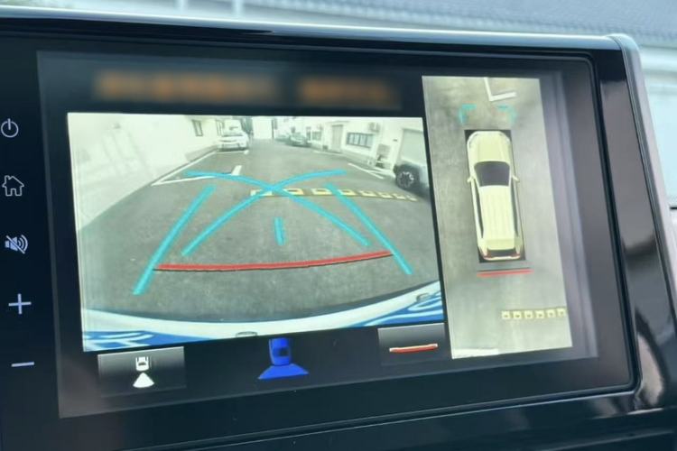 Used Toyota RAV4 2020 2.0L CVT Two-Wheel Drive Fashion PLUS Edition Interior 3