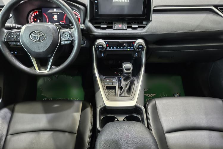 Used Toyota RAV4 2020 2.0L CVT Two-Wheel Drive Fashion Edition Interior 3