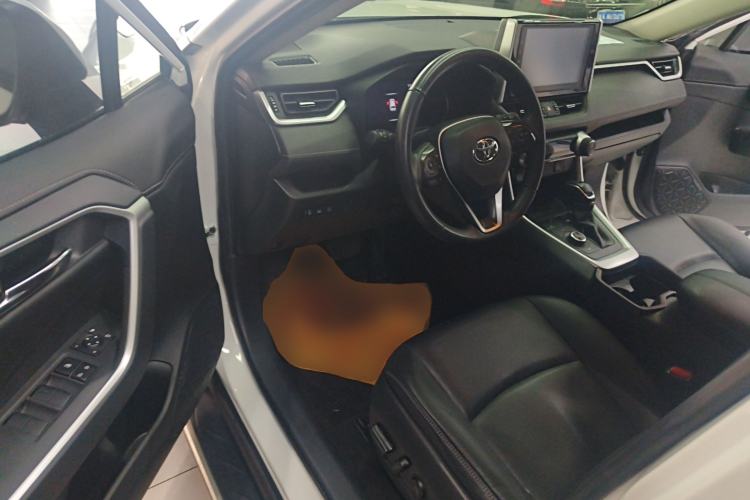 Used Toyota RAV4 2020 Dual-Engine 2.5L E-CVT 4x4 Elite PLUS Edition Interior 3