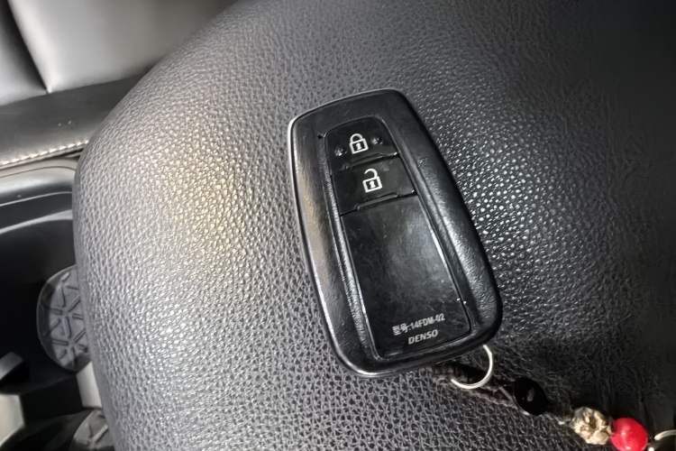 Used Toyota RAV4 2020 2.0L CVT Two-Wheel Drive Fashion Edition Interior 4