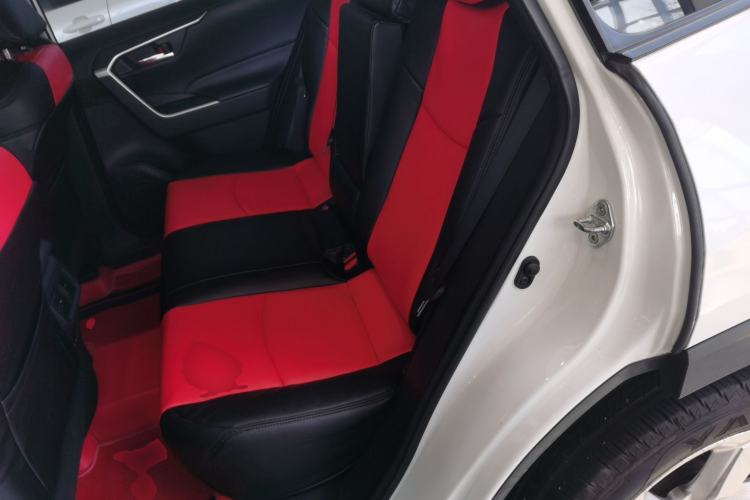 Used Toyota RAV4 2020 2.0L CVT Two-Wheel Drive Fashion Edition Interior 4