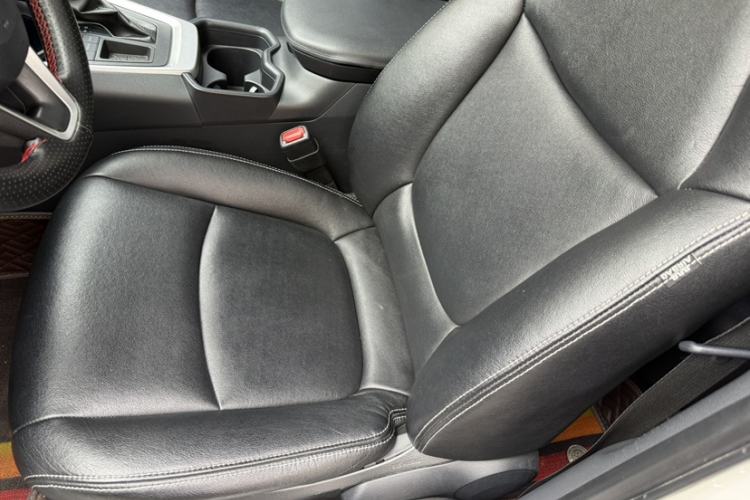 Used Toyota RAV4 2020 2.0L CVT Two-Wheel Drive Urban Edition Interior 6