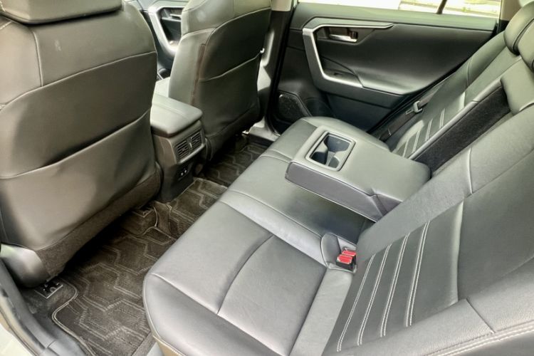 Used Toyota RAV4 2020 2.0L CVT Four-Wheel Drive Prestige Edition Interior 7