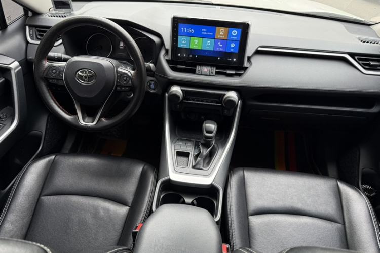 Used Toyota RAV4 2020 2.0L CVT Two-Wheel Drive Urban Edition Interior 7