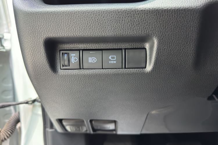 Used Toyota RAV4 2020 2.0L CVT Two-Wheel Drive Fashion PLUS Edition Interior 8