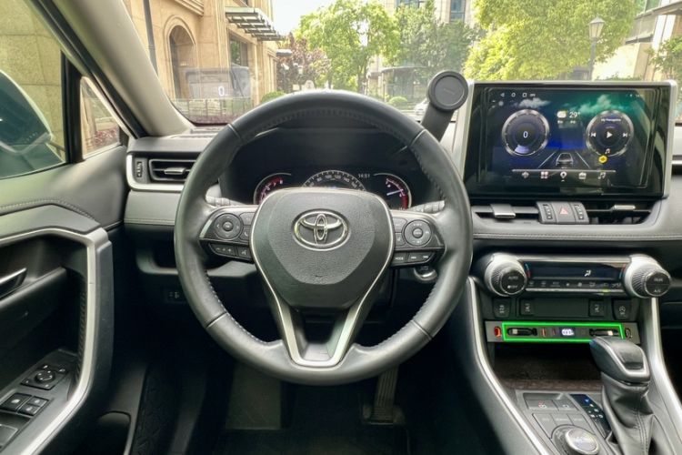 Used Toyota RAV4 2020 2.0L CVT Four-Wheel Drive Prestige Edition Interior 9