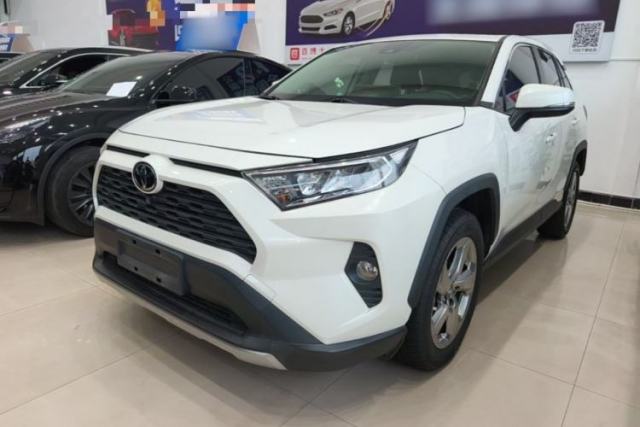 Toyota RAV4 2020 2.0L CVT 4x4 Style PLUS Edition с пробегом