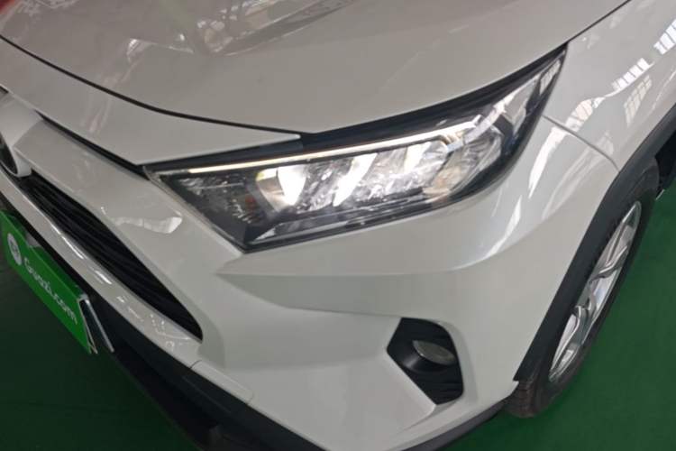 Used Toyota RAV4 2020 2.0L CVT 4x4 Trend Edition Left Front Headlight