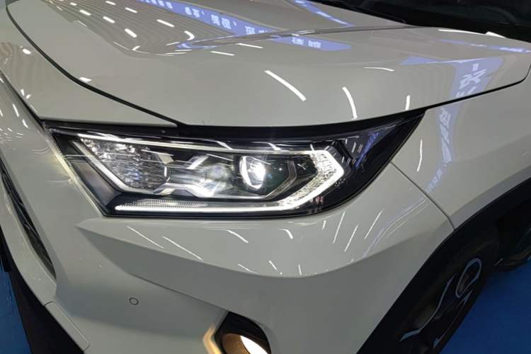 Used Toyota RAV4 2020 2.0L CVT Two-Wheel Drive Prestige Edition Left Front Headlight
