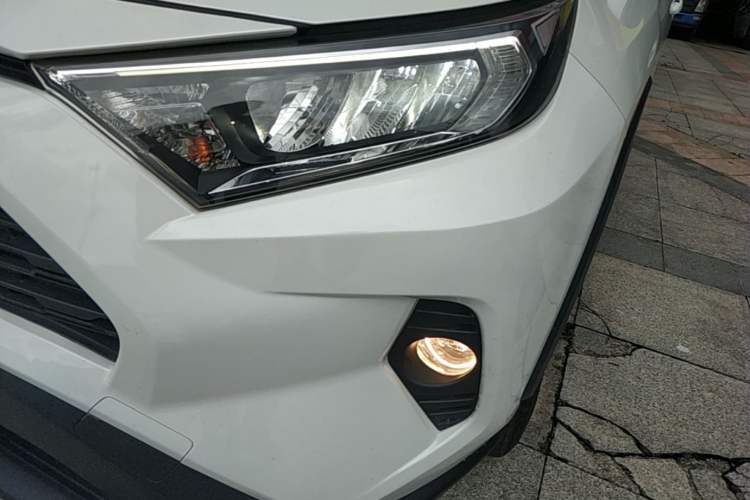 Used Toyota RAV4 2020 2.0L CVT Two-Wheel Drive Urban Edition Left Front Headlight