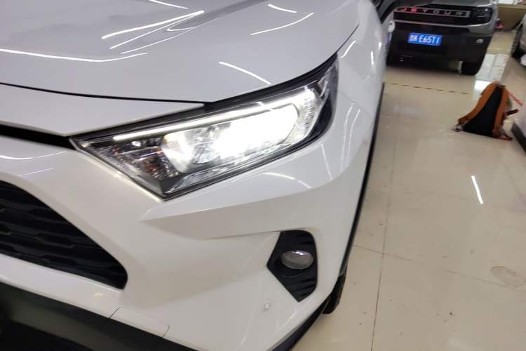 Used Toyota RAV4 2020 Dual-Engine 2.5L E-CVT 4x4 Elite PLUS Edition Left Front Headlight