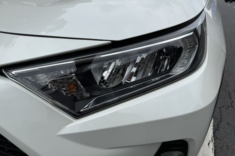 Used Toyota RAV4 2020 2.0L CVT 4x4 Trend Edition Left Front Headlight