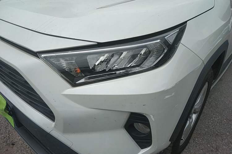 Used Toyota RAV4 2020 2.0L CVT 4x4 Trend Edition Left Front Headlight