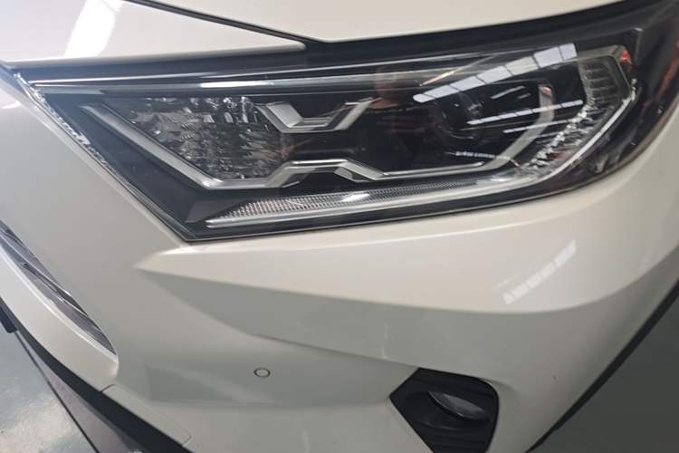 Used Toyota RAV4 2020 2.0L CVT Two-Wheel Drive Prestige Edition Left Front Headlight