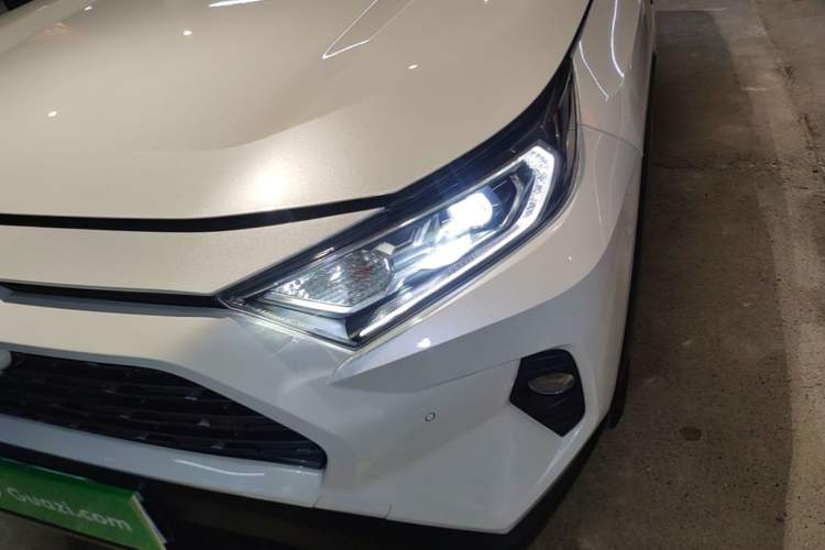 Used Toyota RAV4 2020 Dual-Motor 2.5L E-CVT Four-Wheel Drive Flagship Edition Left Front Headlight