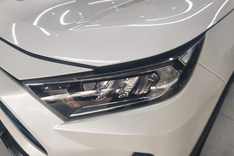 Used Toyota RAV4 2020 Dual-Engine 2.5L E-CVT 4x4 Elite PLUS Edition Left Front Headlight