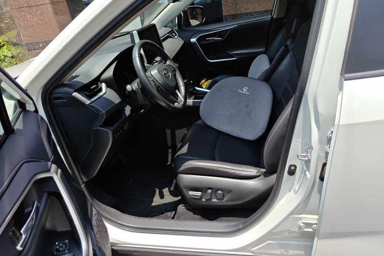 Used Toyota RAV4 2020 2.0L CVT Two-Wheel Drive Fashion PLUS Edition Left Front Seat