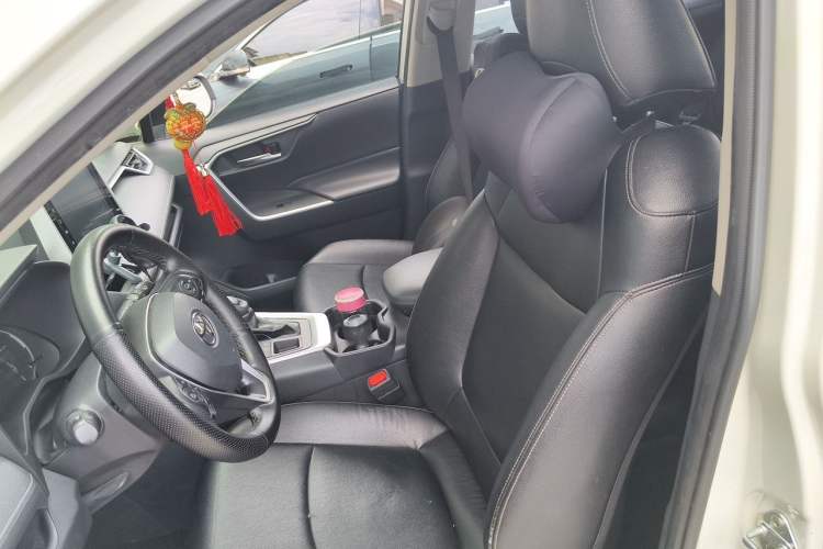 Used Toyota RAV4 2020 2.0L CVT 4x4 Trend Edition Left Front Seat