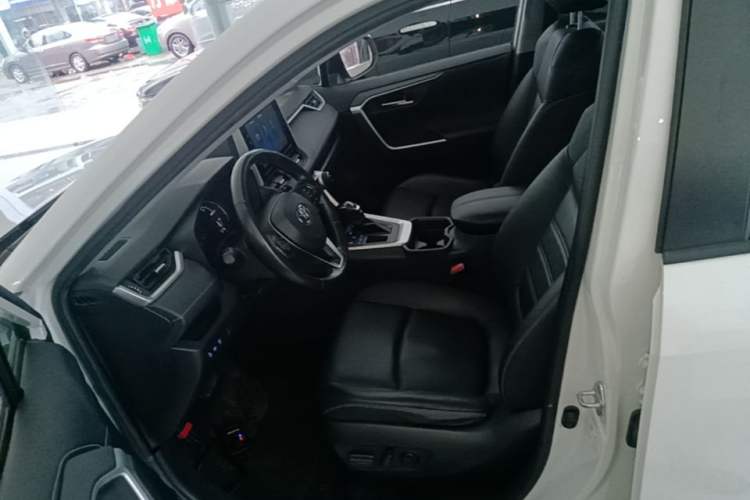 Used Toyota RAV4 2020 2.0L CVT Two-Wheel Drive Fashion PLUS Edition Left Front Seat