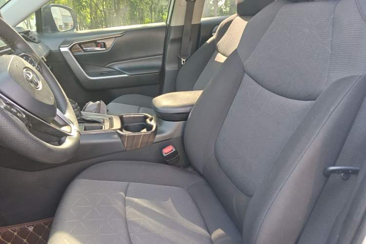Used Toyota RAV4 2020 2.0L CVT Two-Wheel Drive Fashion Edition Left Front Seat