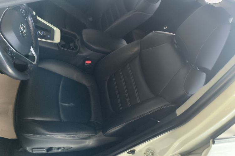 Used Toyota RAV4 2020 Dual-Engine 2.5L E-CVT 4x4 Elite PLUS Edition Left Front Seat