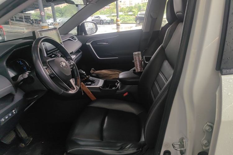 Used Toyota RAV4 2020 Dual-Engine 2.5L E-CVT 4x4 Elite PLUS Edition Left Front Seat
